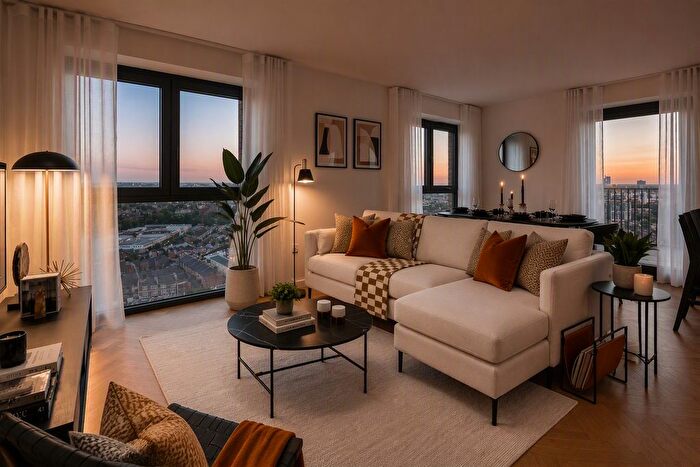 2 Bedroom Flat For Sale In Woodberry Grove, Finsbury Park, London, N4