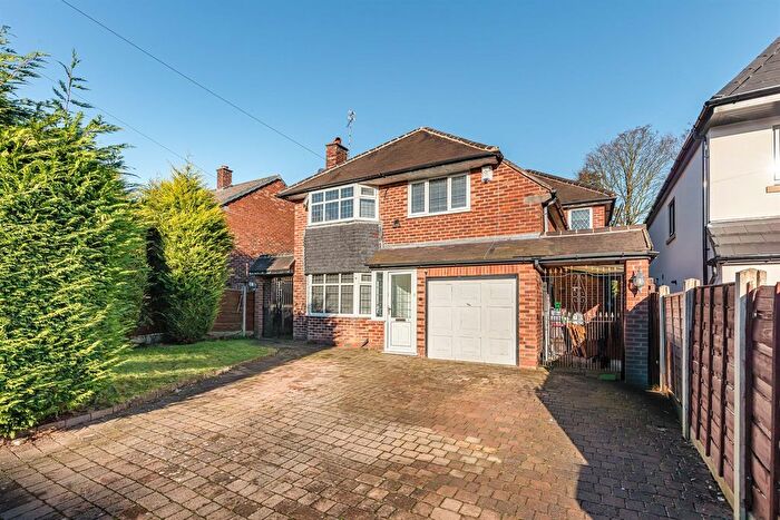 5 Bedroom Detached House For Sale In Warburton Close, Hale Barns, Altrincham, WA15