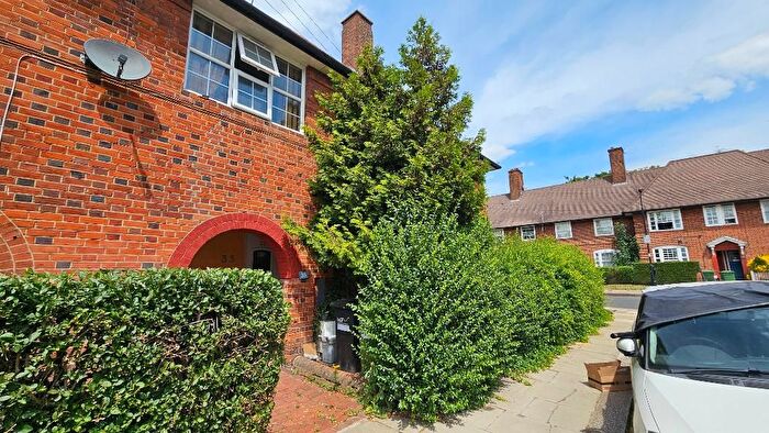 3 Bedroom Terraced House For Sale In Foliot Street, East Acton, London, W12