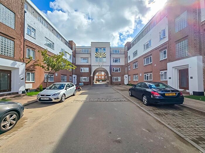 2 Bedroom Flat For Sale In Lady Margaret Road, Southall, UB1