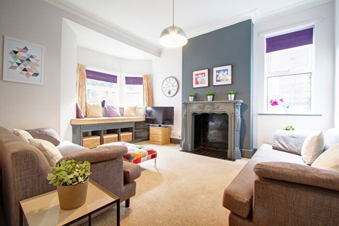 6 Bedroom Terraced House To Rent In Albert Grove, Nottingham, NG7