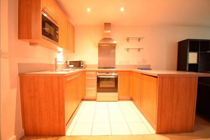 2 Bedroom Flat For Sale In Eden Grove, London, N7