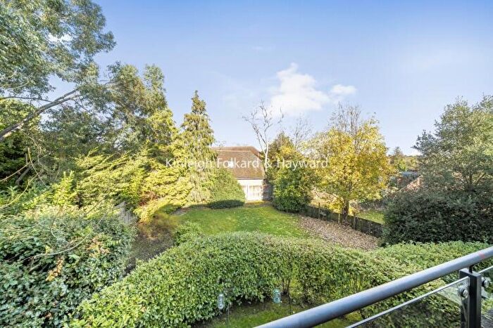 2 Bedroom Apartment To Rent In Bickley Park Road Bromley, BR1