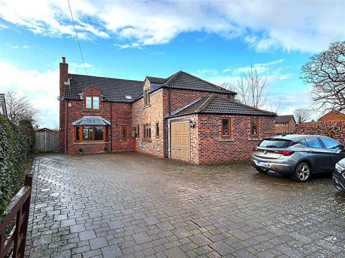 5 Bedroom Detached House For Sale In Breighton Road, Bubwith, Selby, YO8