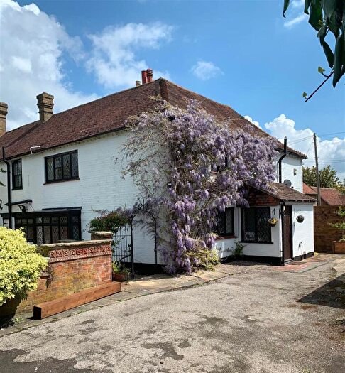 4 Bedroom Equestrian Facility For Sale In East Farleigh, Maidstone - Mid Kent, ME15