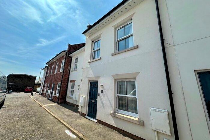 3 Bedroom Property To Rent In Henry Street, Gosport, PO12