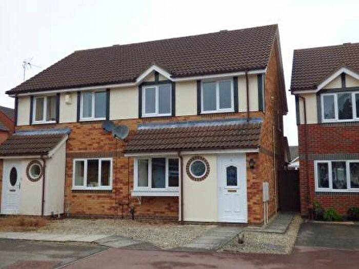 3 Bedroom Semi-Detached House To Rent In Oatfield, Quedgeley, GL2