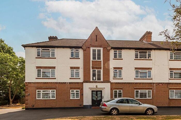 2 Bedroom Flat To Rent In Manor Road, Twickenham, TW2