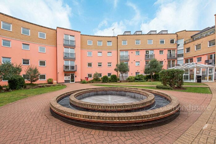 2 Bedroom Flat To Rent In Wooldridge Close, Bedfont, TW14