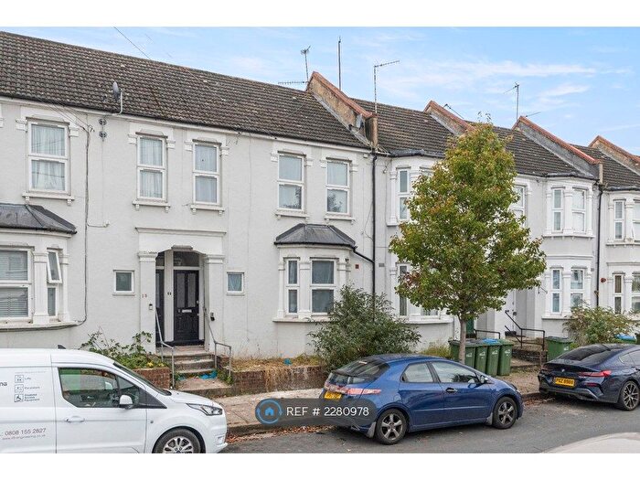 2 Bedroom Flat To Rent In Alliance Road, London, SE18