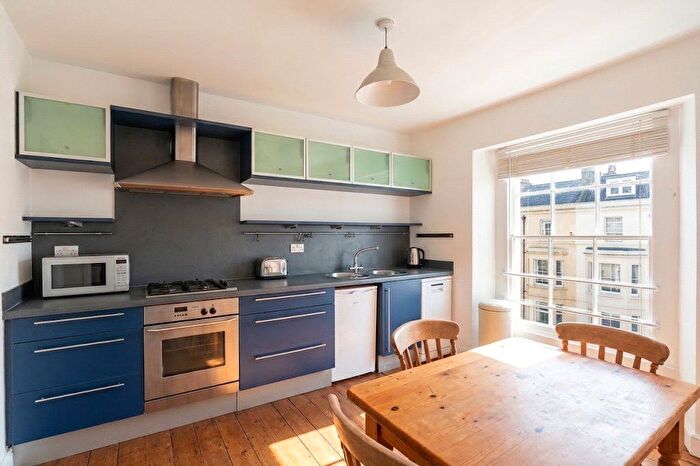 2 Bedroom Flat For Sale In West Park, Clifton, Bristol, BS8
