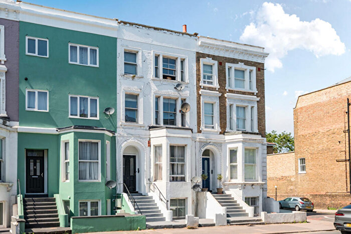 3 Bedroom Maisonette For Sale In Coldharbour Lane, London, SE5