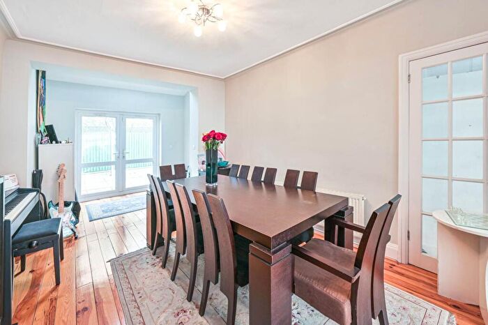 4 Bedroom House For Sale In Florence Street, Hendon, London, NW4
