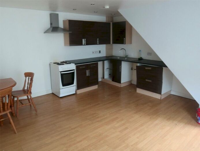 2 Bedroom End Of Terrace House To Rent In New Street, Netherton, Huddersfield, HD4