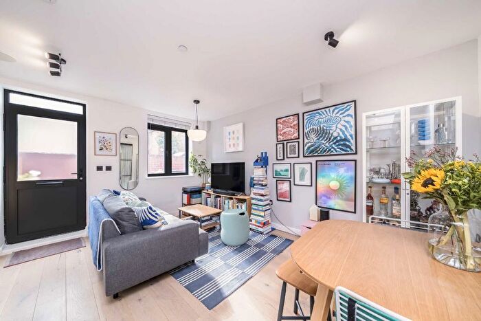 1 Bedroom Flat For Sale In Clifford Road, Walthamstow, E17
