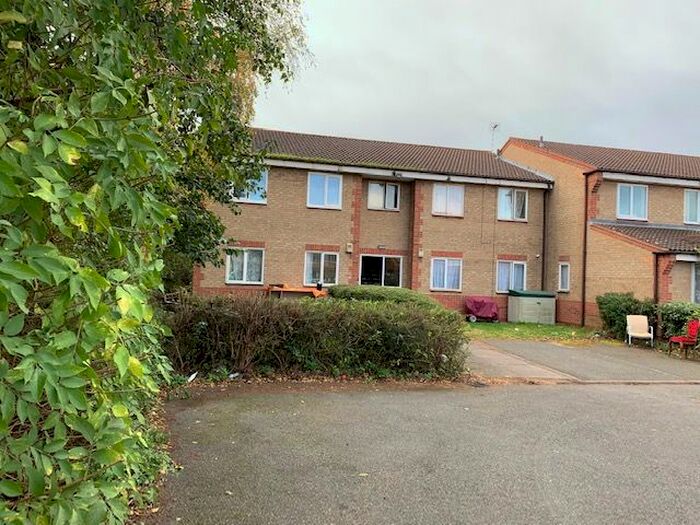 2 Bedroom Flat To Rent In Pickering Close, Leicester, LE4