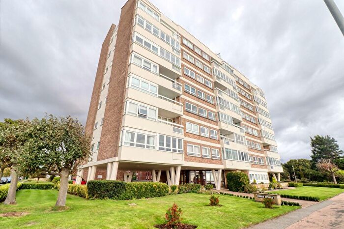 2 Bedroom Flat To Rent In Kings House, The Esplanade, Frinton-on-Sea, CO13