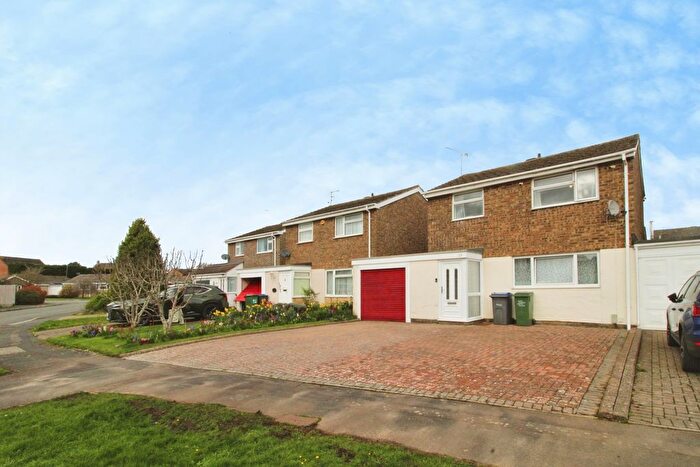 3 Bedroom Detached House For Sale In Deansfield, Cricklade, SN6