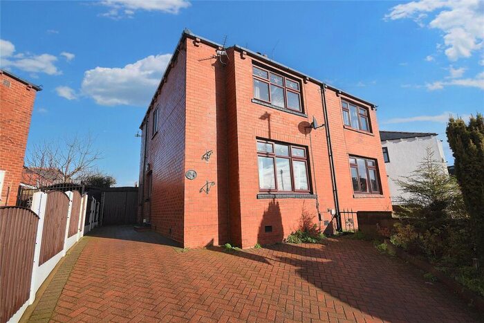 3 Bedroom Semi-Detached House To Rent In Leysholme Crescent, Leeds, West Yorkshire, LS12
