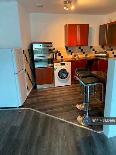 2 Bedroom Flat To Rent In Mary Street, Paisley, PA2