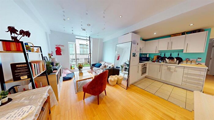 2 Bedroom Apartment For Sale In The Birchin, Joiner Street, Manchester, M4
