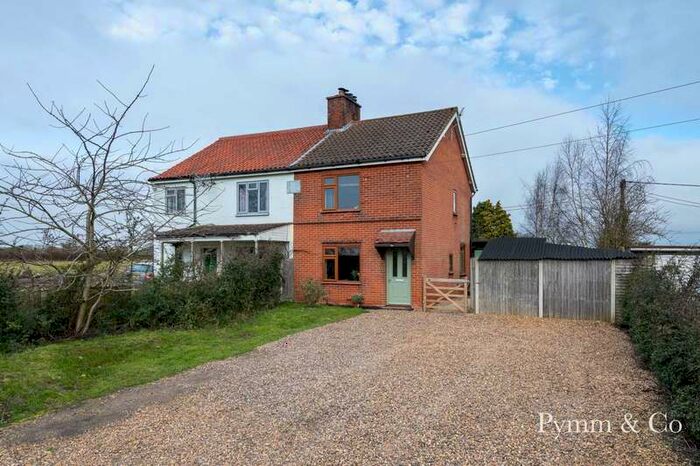3 Bedroom Semi-Detached House For Sale In Sparham Hill, Sparham, NR9