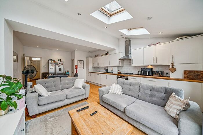 4 Bedroom Terraced House To Rent In Ravensbury Road, Earlsfield, SW18