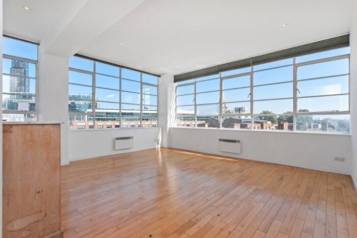 2 Bedroom Apartment To Rent In Brody House, Spitalfields, E1
