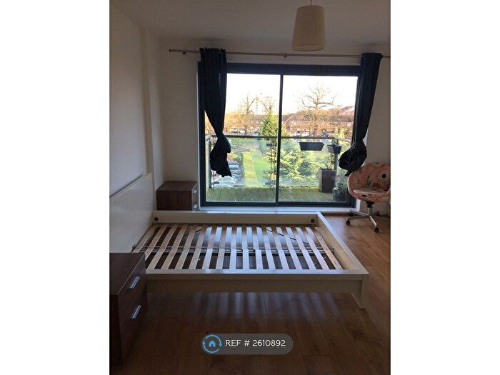2 Bedroom Flat To Rent In Bush House, London, SE18