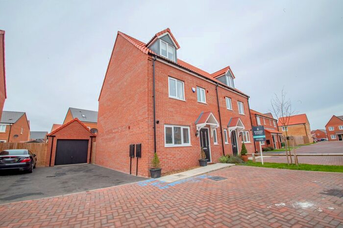 4 Bedroom Semi-Detached House To Rent In Fabian Grove, Peterborough, PE2