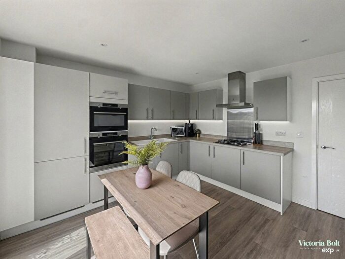 3 Bedroom Semi-detached House For Sale In Gadwall Place, Ivybridge, PL21