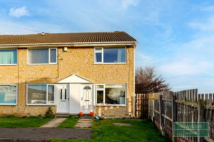 2 Bedroom End Of Terrace House For Sale In Thompson Drive Wrenthorpe, Wakefield, WF2