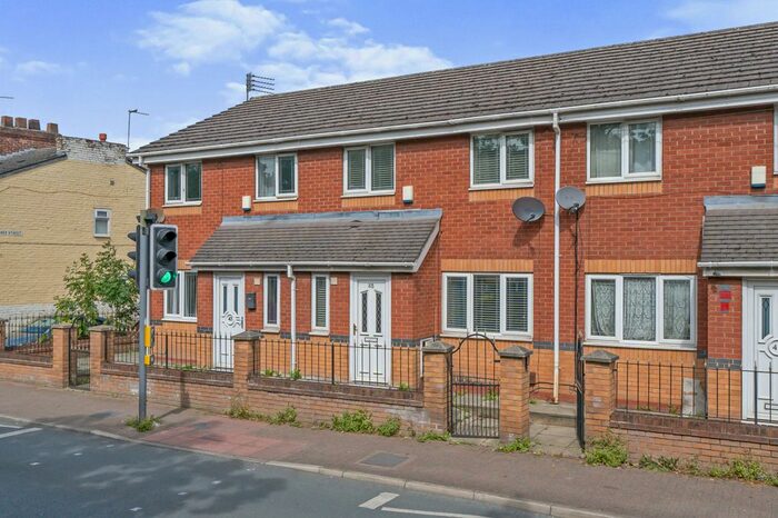 3 Bedroom Terraced House To Rent In Halton View Road, Widnes, Cheshire, WA8