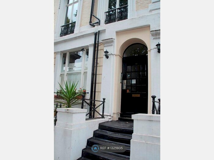 Studio To Rent In Queensborough Terrace, London, W2