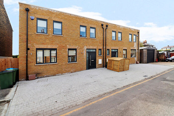 3 Bedroom Semi Detached House To Rent In Sun Lane, London, SE3