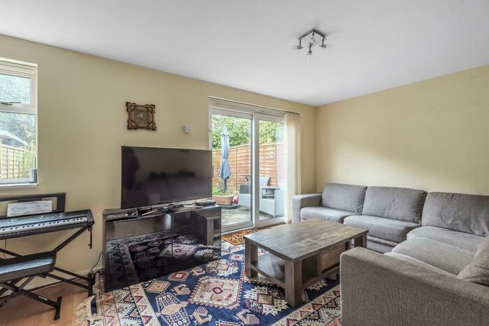 3 Bedroom Terraced House To Rent In Antoneys Close, Pinner, HA5