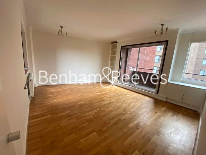 2 Bedroom Flat To Rent In Napier Place, Hungerford House, W14