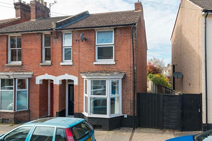 3 Bedroom Semi Detached House For Sale In Martrys Field Road, Canterbury, CT1
