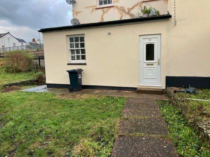 1 Bedroom Flat To Rent In Angel Hill, Tiverton, EX16