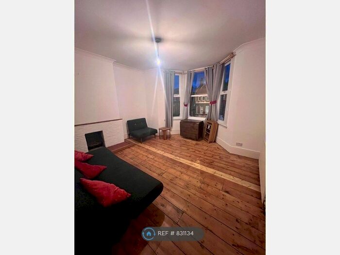 1 Bedroom Flat To Rent In Catford Hill, London, SE6
