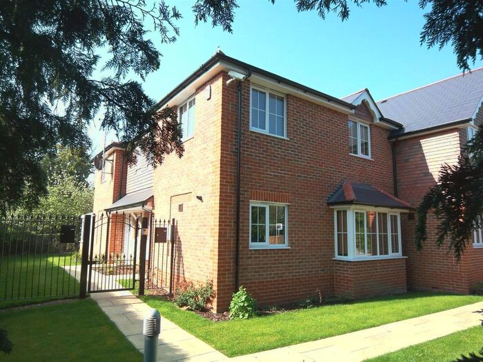 2 Bedroom Terraced House To Rent In Luxury Bed/ Bath, Burnham Mews, Englefield Green, TW20