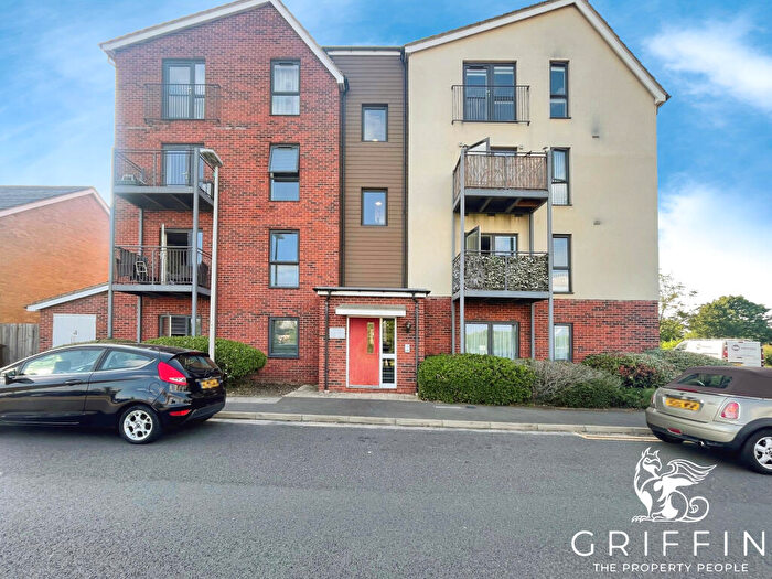 1 Bedroom Flat To Rent In Meadow Drive, Aveley, Aveley, RM15