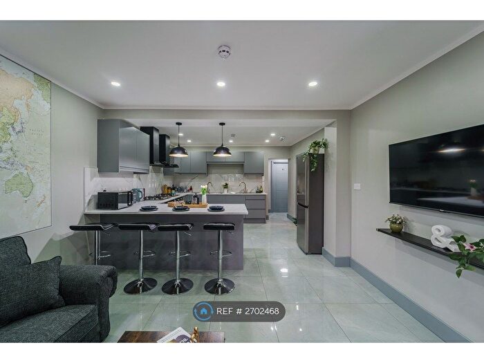 8 Bedroom Semi-Detached House To Rent In Charter Avenue, Coventry, CV4