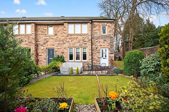 3 Bedroom End Terrace House For Sale In Harlow Manor Park, Harrogate, HG2