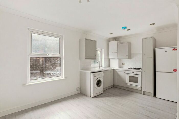 2 Bedroom Flat To Rent In Amhurst Road, London, E8