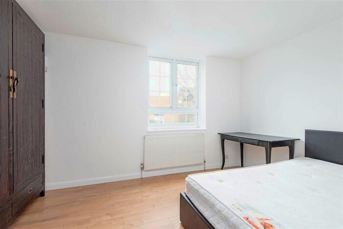 3 Bedroom Property To Rent In Mansford Street, London, E2