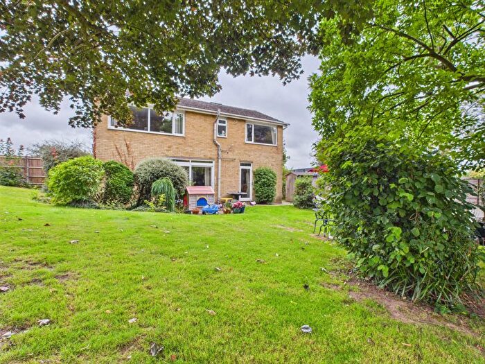 4 Bedroom Detached House For Sale In The Orpines, Wateringbury, Maidstone, ME18