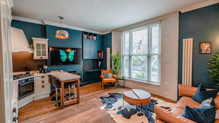 2 Bedroom Flat To Rent In Bartholomew Road, Kentish Town, NW5