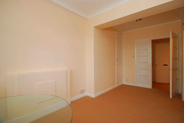 Studio To Rent In Euston Road, Marylebone, London, NW1