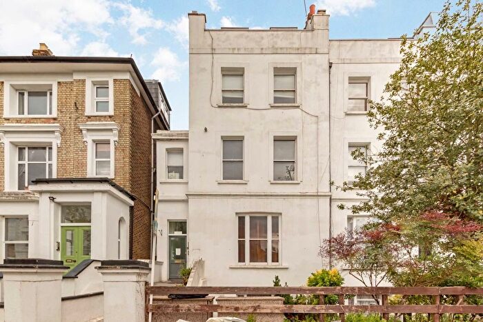 3 Bedroom Flat To Rent In Keith Grove, Shepherds Bush, W12